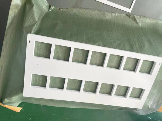 Прецизионный пользовательский логотип Толщина CNC-обработка деталей Пластиковая Cnc-обработка