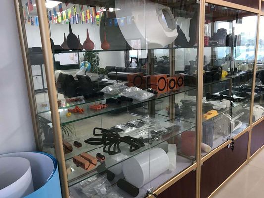 Части для инжекционной формовки из пластика на заказ с поверхностью полировки/текстуры и материалом формы P20/718/738/NAK80/S136 для 300000-1000000 выстрелов